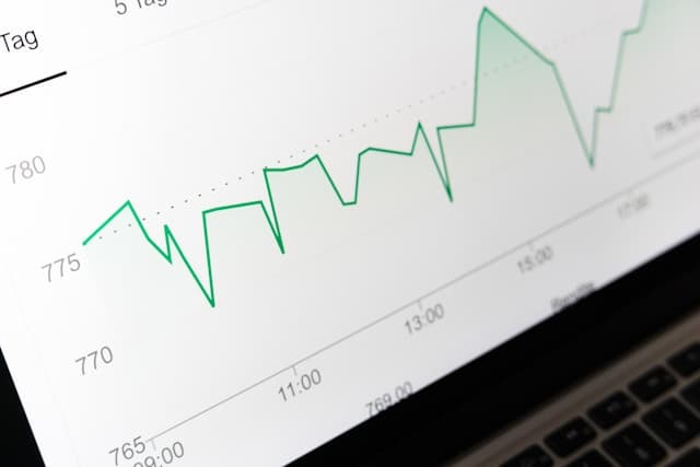 Marketing Analytics: What Growing Brands Should Track Beyond ROAS